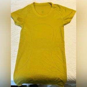 Lululemon swiftly tech short sleeve